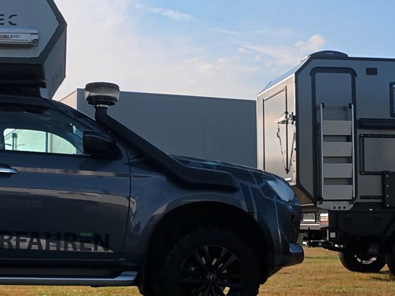 Schnorchel und Luftfilter am Offroad-Pickup