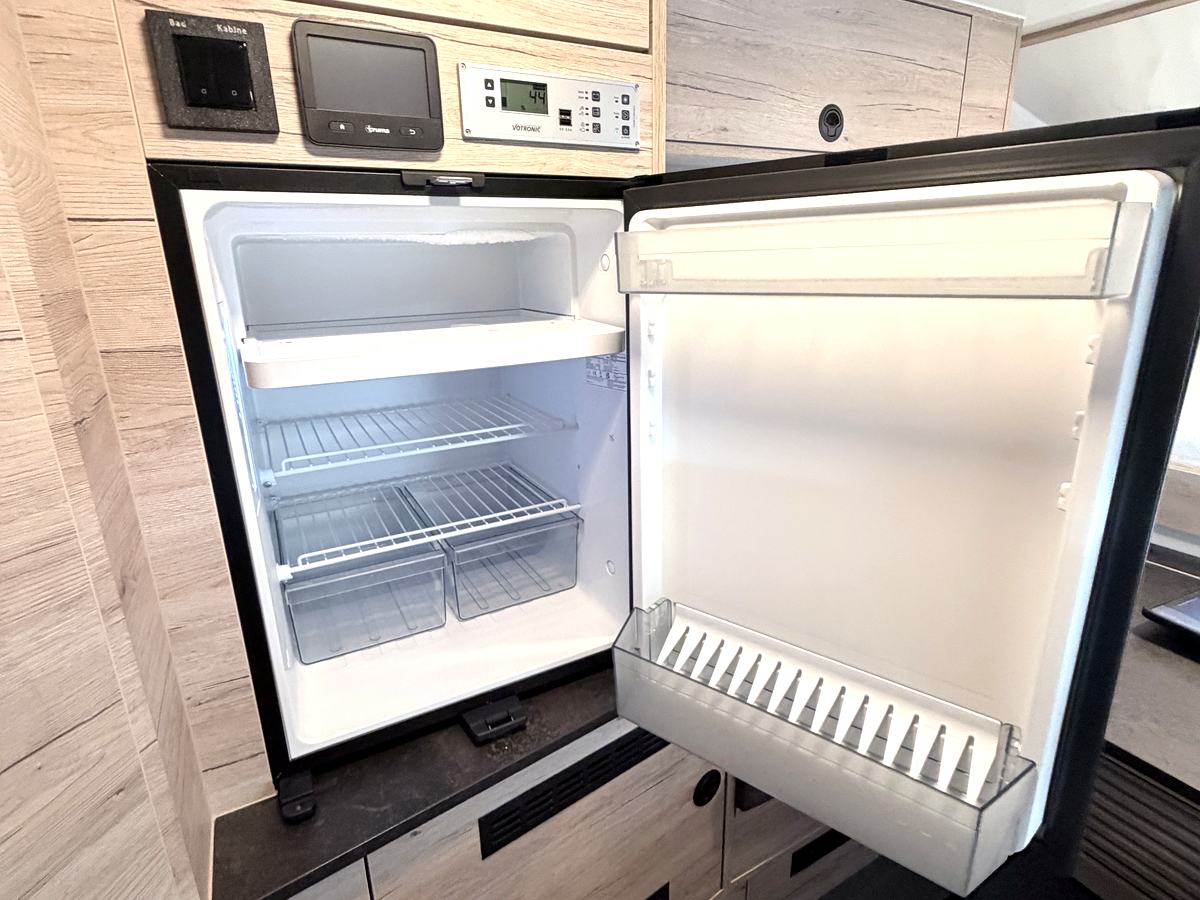 Kompressor-Kühlschrank mit Gefrierfach im Viking BC-4000